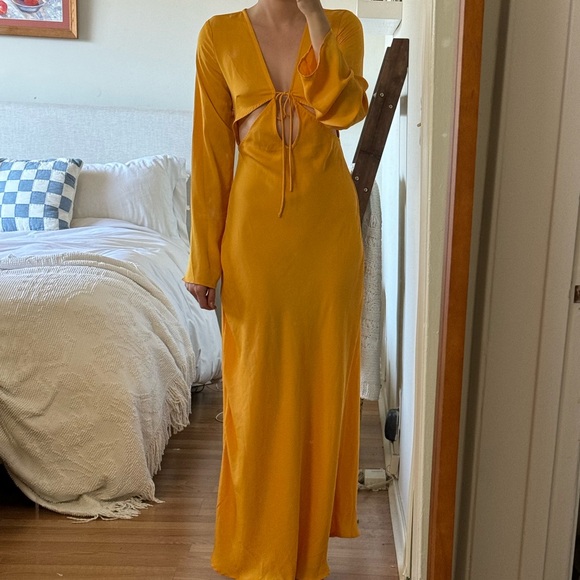 Rumored Long Sleeved Dress - Picture 1 of 3